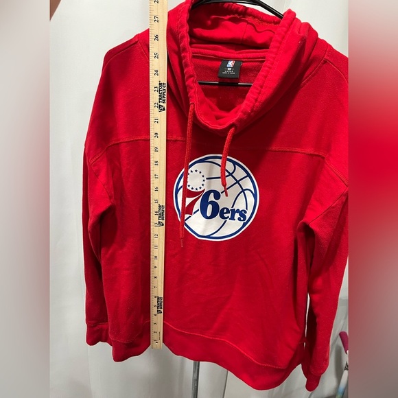 NBA Philadelphia 76ers Red Cowl/Funnel Neck Pullover sz Large - Picture 8 of 9